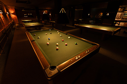 Billard spielen in der GrooveStation in der Dresdner Neustadt
